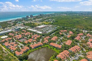 101 Sea Oats Dr, Unit F in Juno Beach, FL - Building Photo
