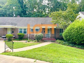 600 University Rdg in Greenville, SC - Building Photo