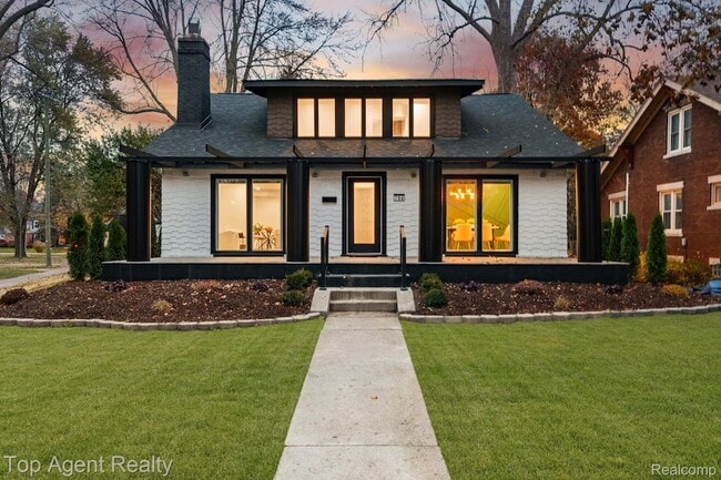 property at 784 Barrington Rd
