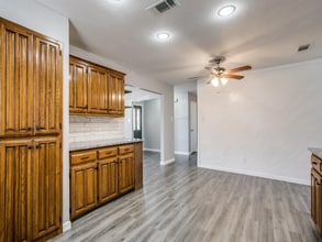 1504 Ridge Ct in Midlothian, TX - Foto de edificio - Building Photo