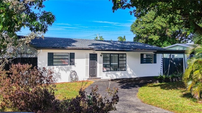 property at 600 N 66 Terrace