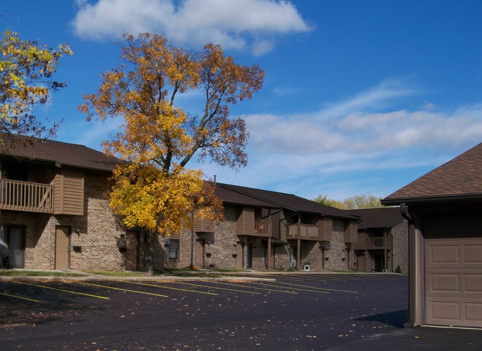 Green Oak Apartments in Green Bay, WI - Foto de edificio