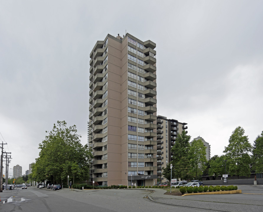 Nelson Towers in Burnaby, BC - Building Photo