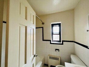 155 Union Ave, Unit F in Rutherford, NJ - Building Photo - Building Photo