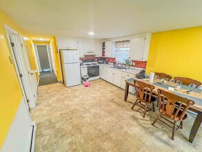 70 Wynola Ave in New Britain, CT - Building Photo - Building Photo