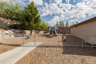 10213 Penrith Ave in Las Vegas, NV - Foto de edificio - Building Photo