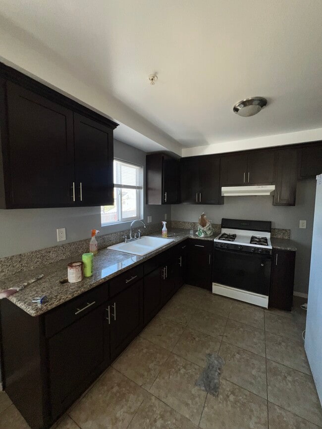 property at 253 E 69th St