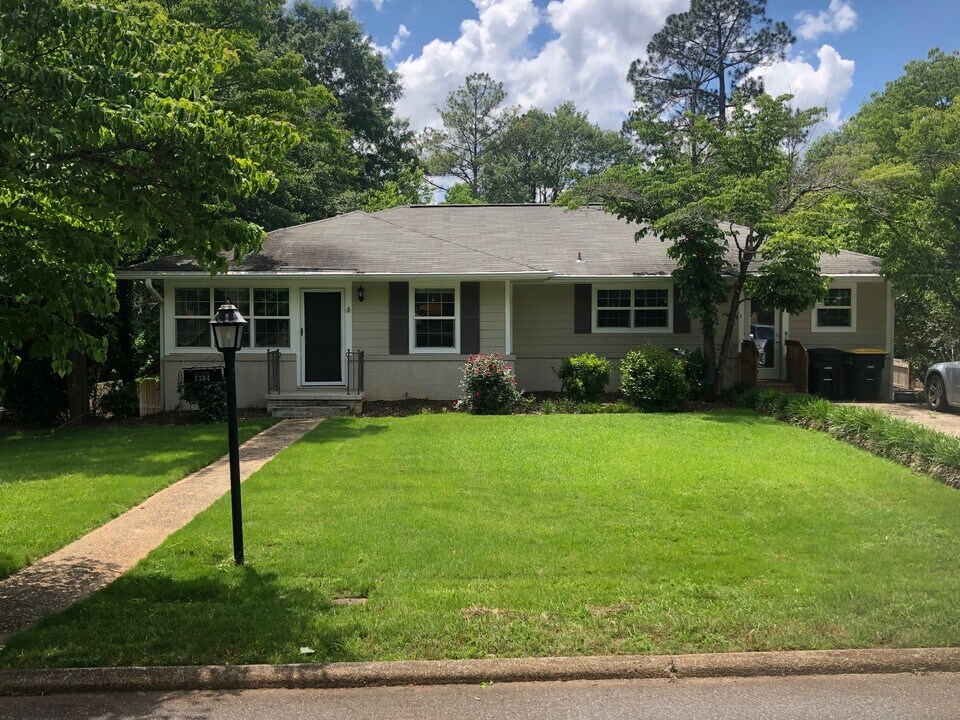1304 Claire St in Opelika, AL - Foto de edificio