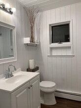 202 Oakwood Rd in Port Jefferson, NY - Building Photo - Building Photo