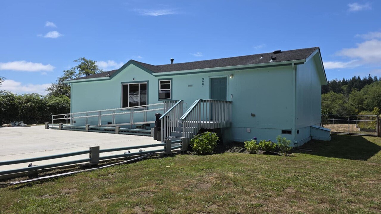 927 Broadway Ave in Hoquiam, WA - Building Photo