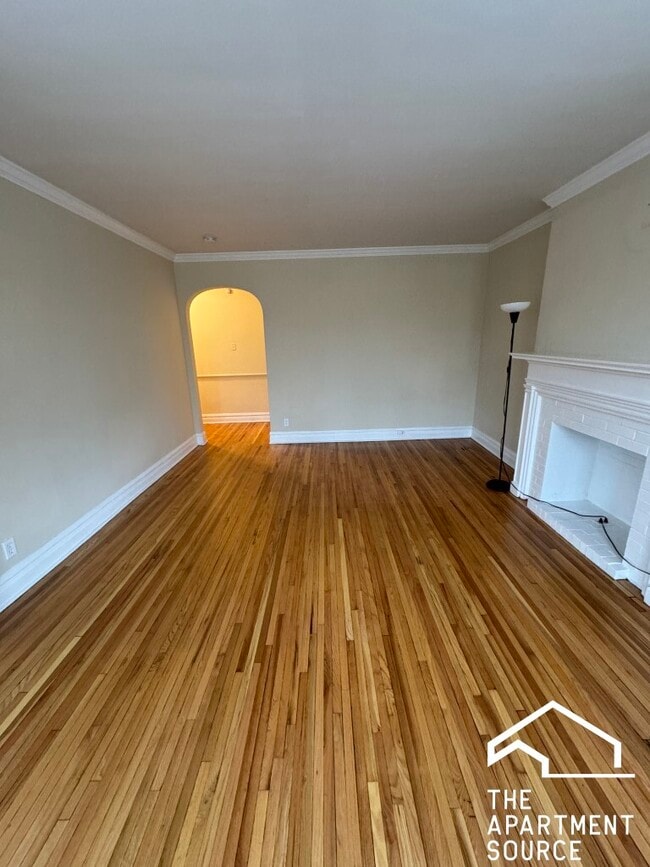 2226 W Arthur Ave, Unit 3 in Chicago, IL - Building Photo - Building Photo