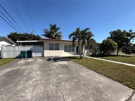 11325 NW 59th Ct in Hialeah, FL - Building Photo