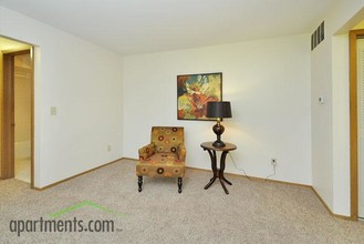 Indian Village Apartments in Grand Rapids, MI - Building Photo - Interior Photo