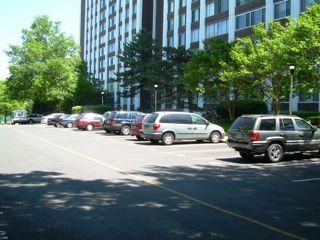 The Forum Condominiums in North Bethesda, MD - Foto de edificio - Building Photo