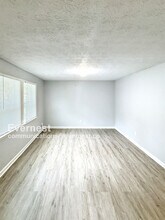 8802 Homewood Dr in Riverdale, GA - Building Photo - Building Photo
