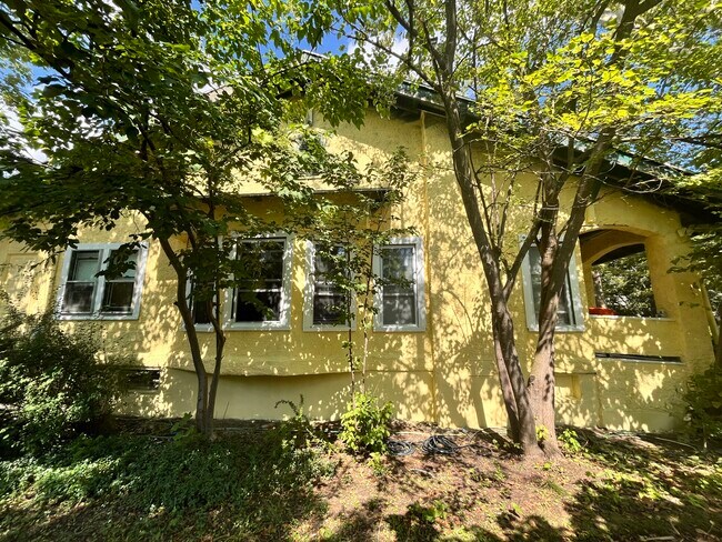 property at 204 W Yates St