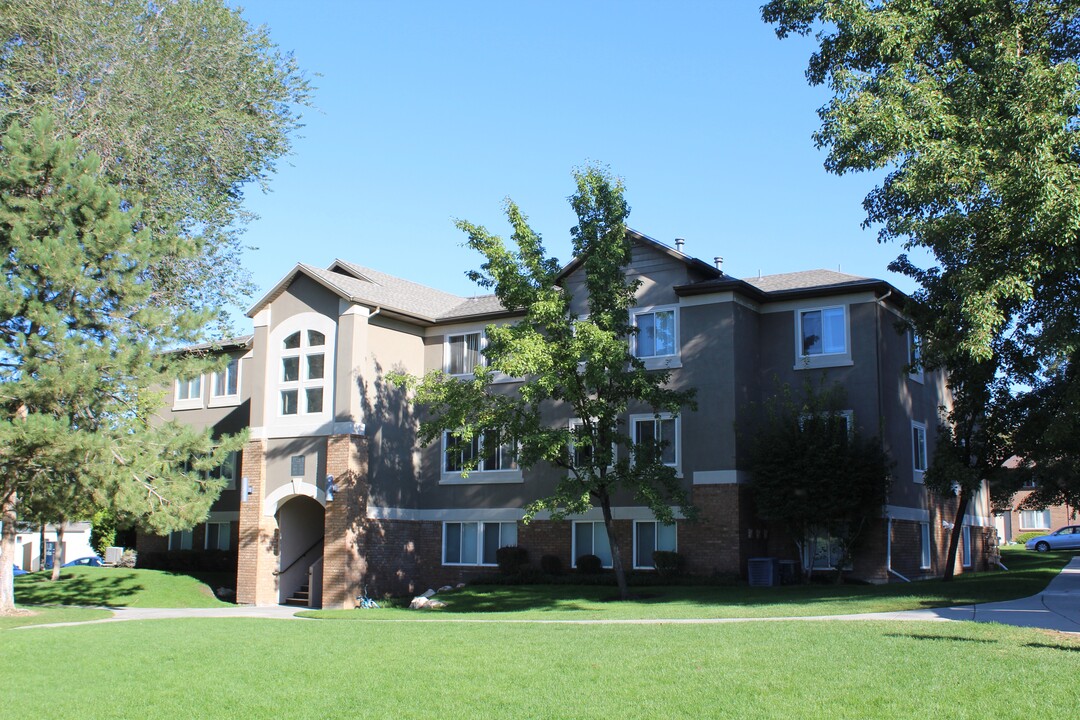 Slate Canyon in Provo, UT - Foto de edificio