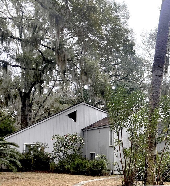 90 Big Bluff Rd Rentals in Bluffton, SC
