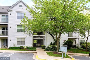 12902 Churchill Ridge Cir in Germantown, MD - Building Photo