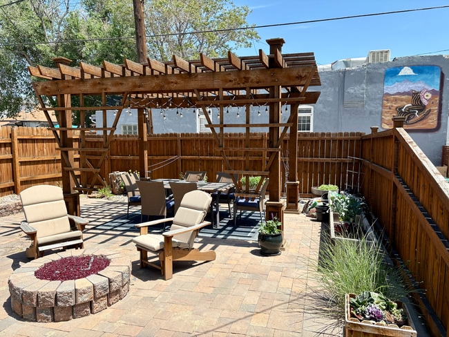 property at 721 W 4th Ave