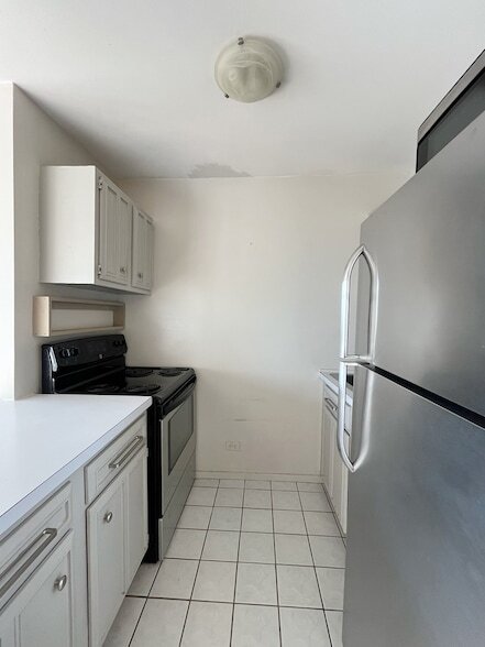 4343 N Clarendon Ave, Unit 1501 in Chicago, IL - Building Photo - Building Photo