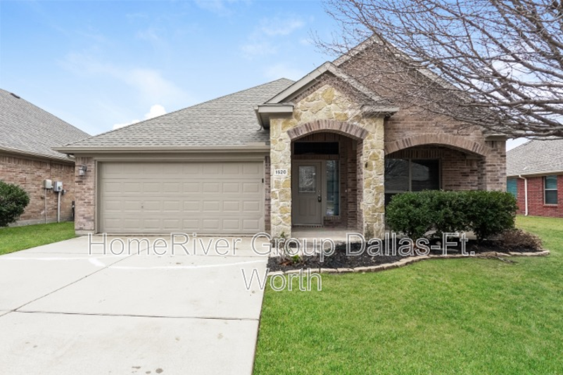 1520 Birds Eye Rd in Fort Worth, TX - Building Photo