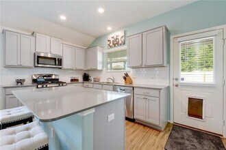 6813 Colorado Bluffs Rd in Austin, TX - Building Photo - Building Photo