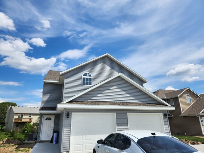 property at 1213 Pebblecreek Dr