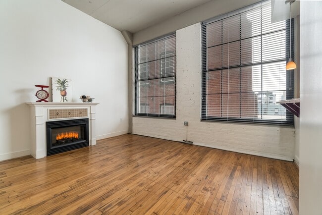 American Tobacco Center