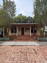 307 E La Rua St in Pensacola, FL - Building Photo