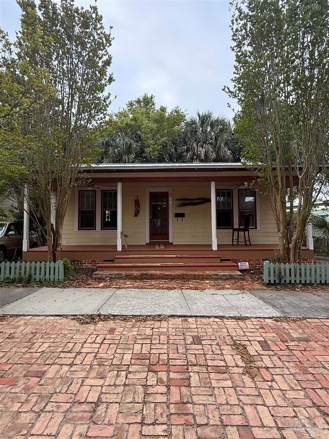property at 307 E La Rua St