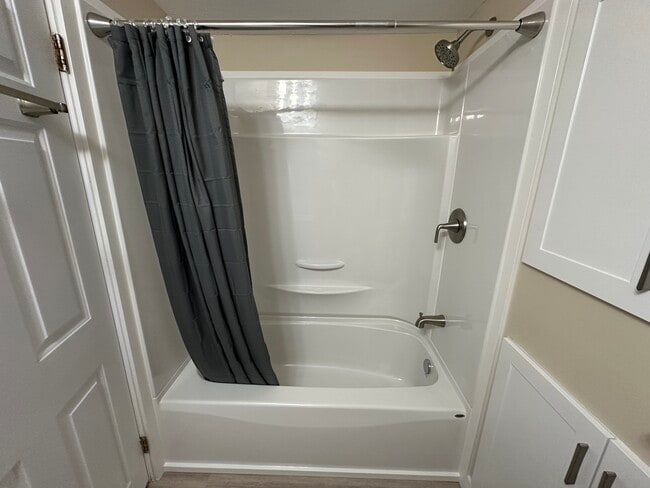 2168 Rae St in Regina, SK - Building Photo - Building Photo