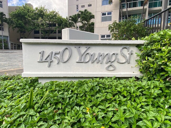 1450 Young St in Honolulu, HI - Building Photo - Building Photo