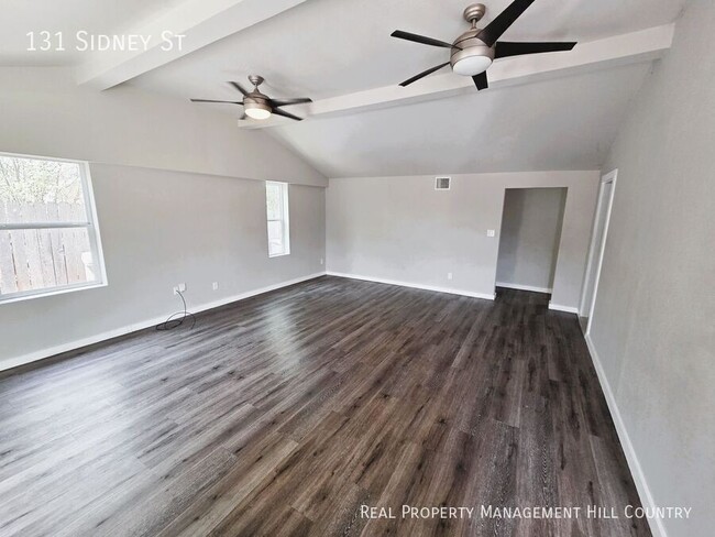 131 Sidney St in San Antonio, TX - Building Photo - Building Photo