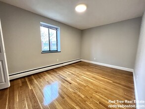 230 Babcock St, Unit 4G in Brookline, MA - Building Photo - Building Photo