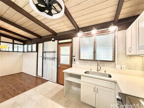 5147 Kilauea Ave in Honolulu, HI - Building Photo - Building Photo