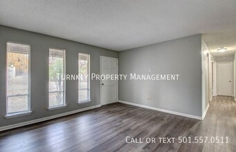 9203 Labette Dr in Little Rock, AR - Building Photo - Building Photo