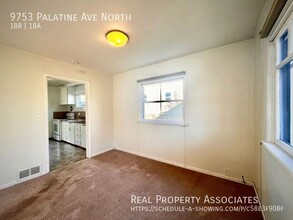 9753 Palatine Ave N in Seattle, WA - Building Photo - Building Photo