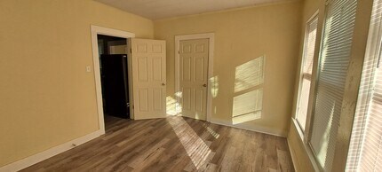 2203 Broad St in Wichita Falls, TX - Foto de edificio - Building Photo