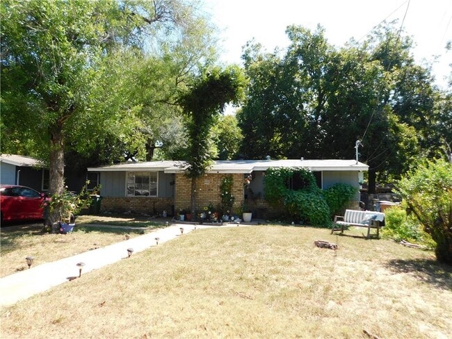 4013 Burnet Rd in Austin, TX - Building Photo - Building Photo