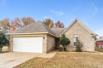 4230 Ravenwood Dr N in Horn Lake, MS - Building Photo - Building Photo