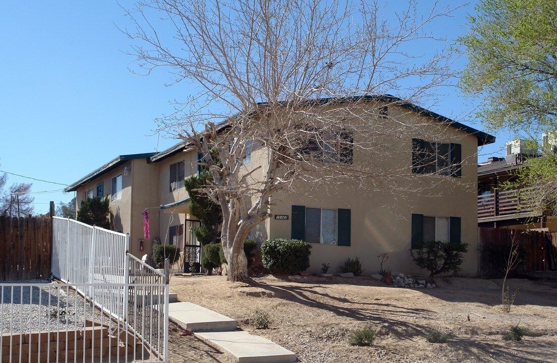 16483 Lariat Rd in Victorville, CA - Building Photo