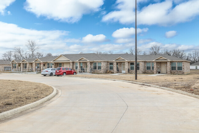 Woodland Commons in Claremore, OK - Building Photo - Building Photo