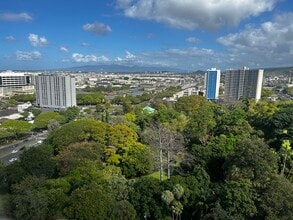 1515 Nuuanu Ave, Unit 1950 in Honolulu, HI - Foto de edificio - Building Photo