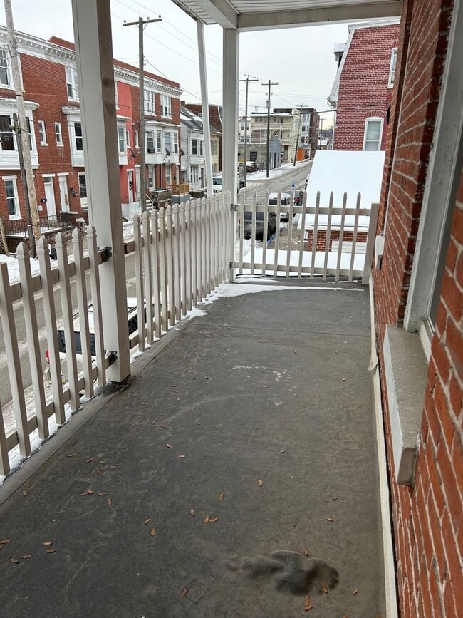 property at 700 W Philadelphia St