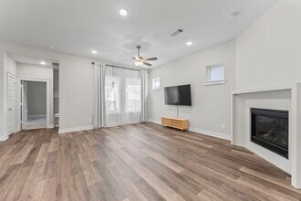 218 Thistle Dr in Montgomery, TX - Building Photo - Building Photo