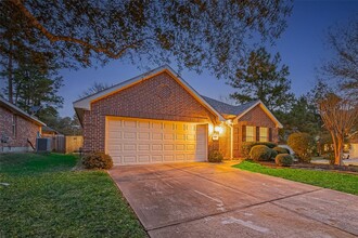 2 Garden Lodge Pl in Spring, TX - Foto de edificio - Building Photo