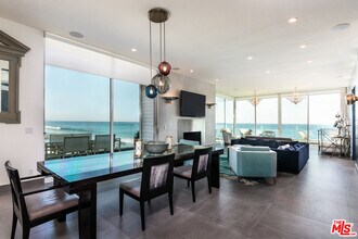 26044 Pacific Coast Hwy in Malibu, CA - Building Photo - Building Photo