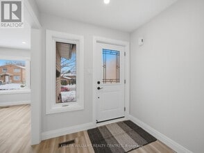 88 Townsend Ave in Bradford West Gwillimbury, ON - Building Photo - Building Photo