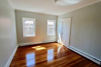 508 Revere St, Unit 2 in Revere, MA - Building Photo - Building Photo